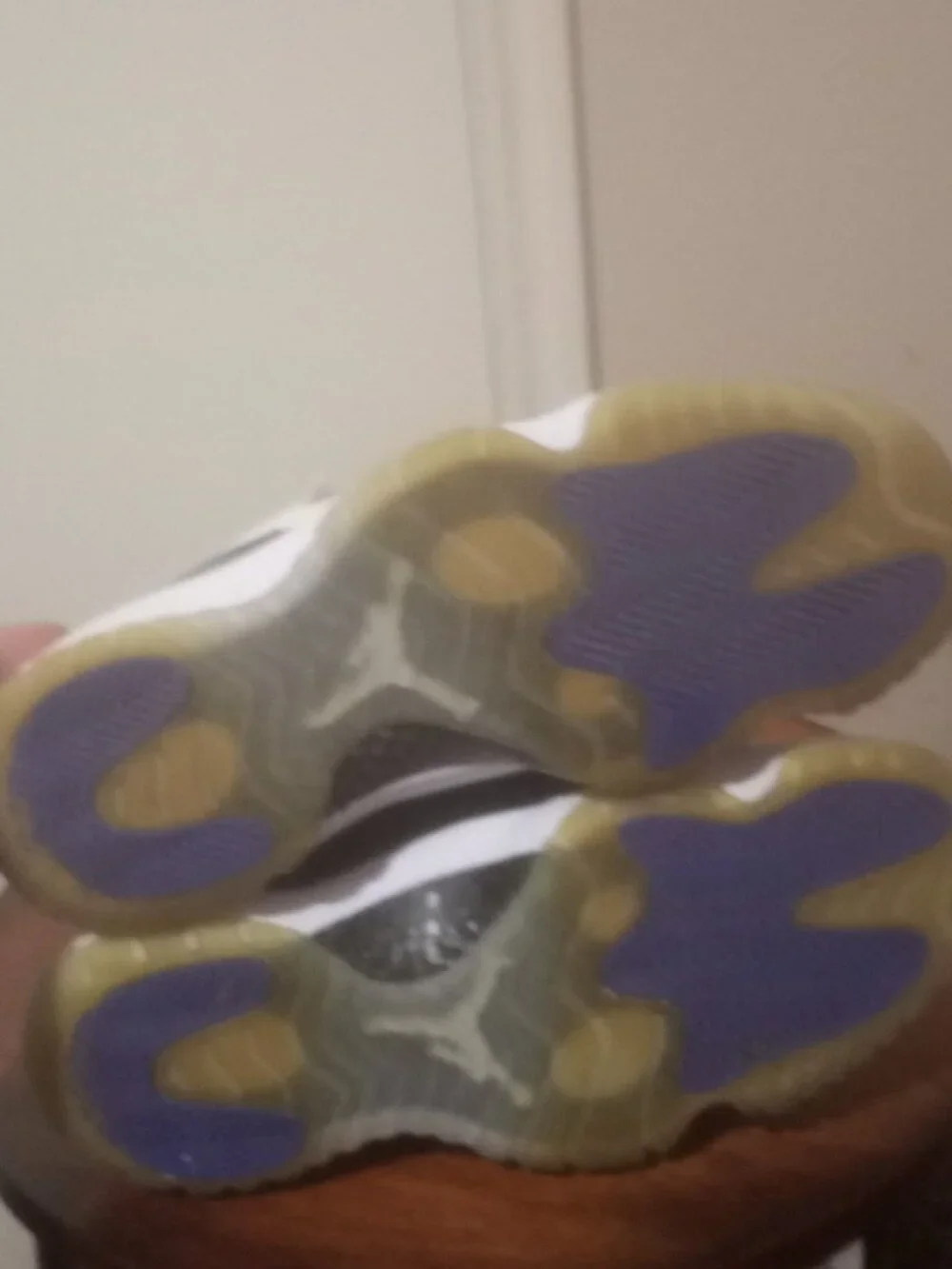 Nike Air Jordan 11 Retro Concord 2018 Size 8.5 378037-100 - Picture 3 of 16